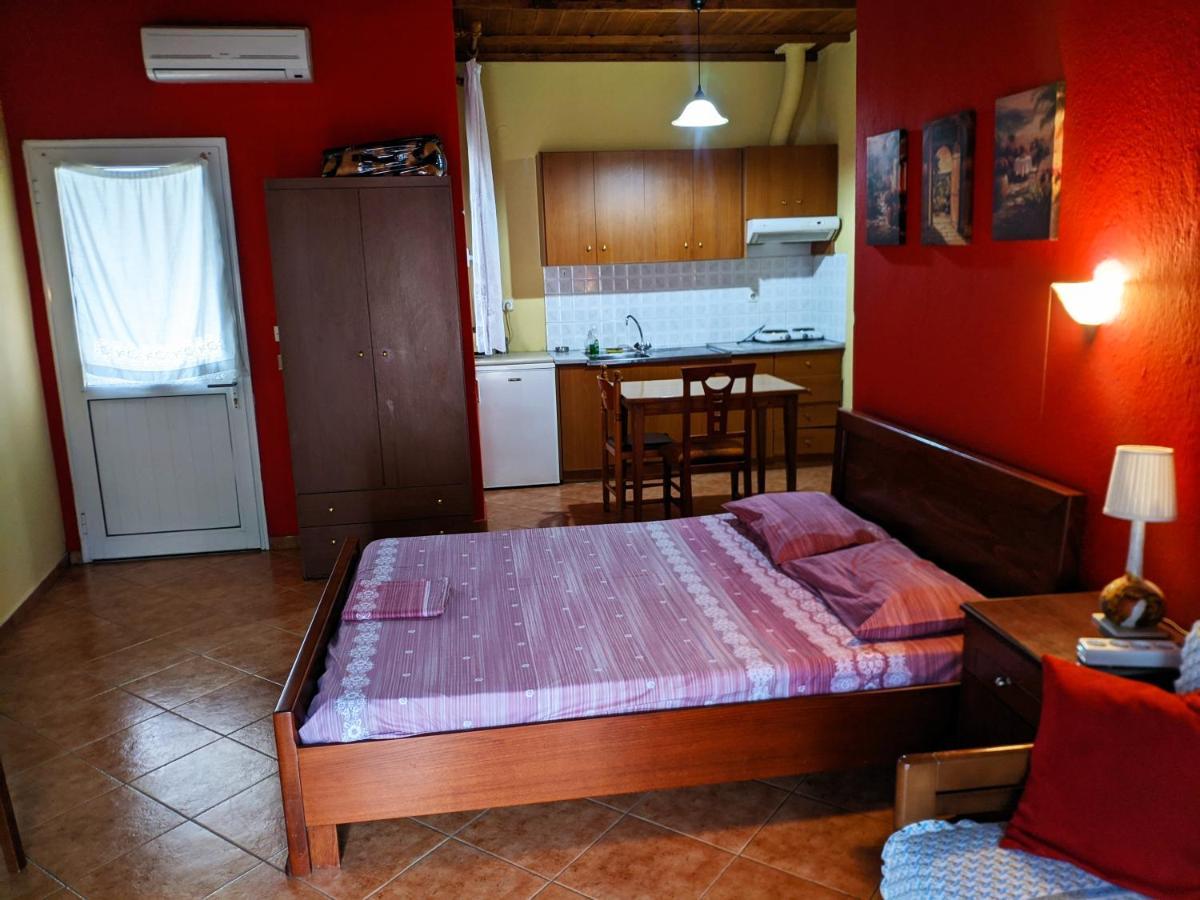 Alexandros Guesthouse Órma المظهر الخارجي الصورة