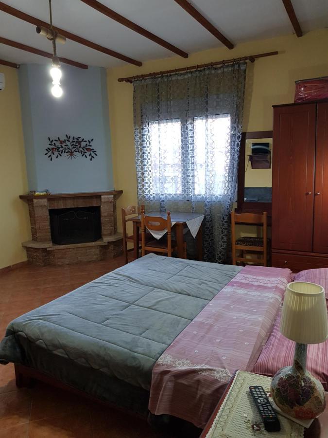 Alexandros Guesthouse Órma المظهر الخارجي الصورة