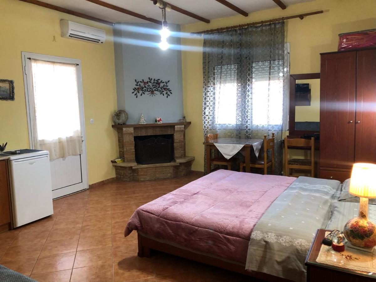 Alexandros Guesthouse Órma المظهر الخارجي الصورة